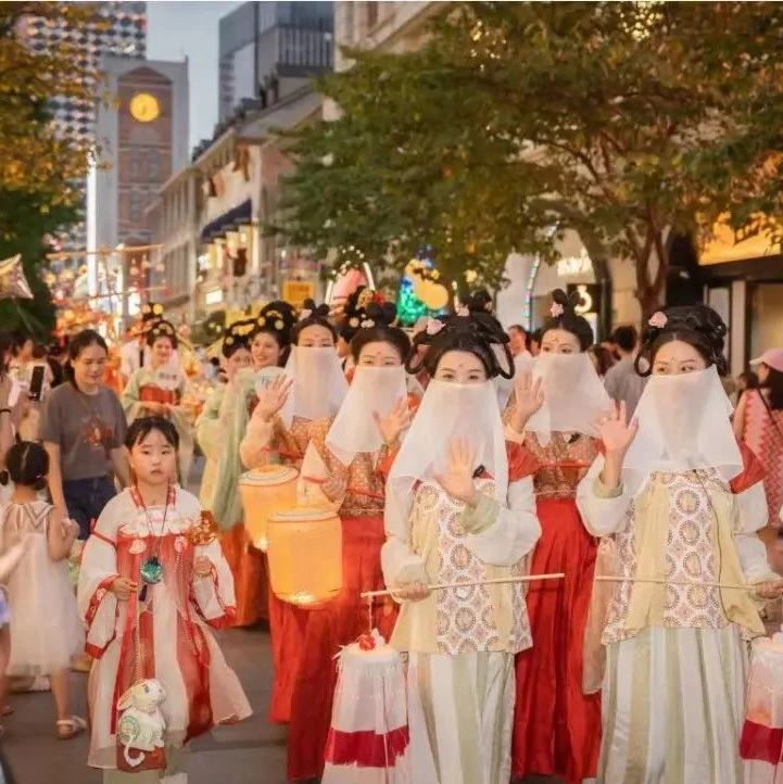 萬(wàn)人圍觀！格樂利雅中秋國(guó)風(fēng)市集5城同開