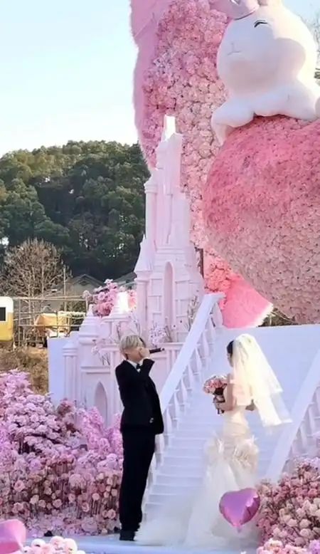 熱搜第一！鹿哈向女友求婚成功